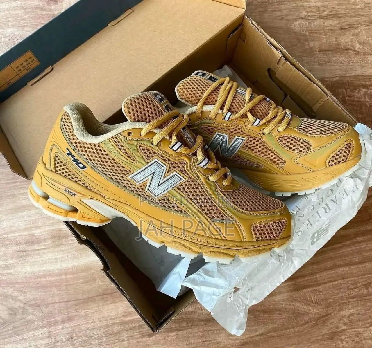 New Balance 740