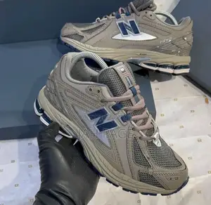 New Balance 1906r