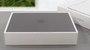 New Laptop Apple MacBook Air 2022 M2 16GB Apple M2 SSD 256GB
