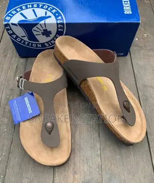 Birkenstock Gizeh Slides Brown