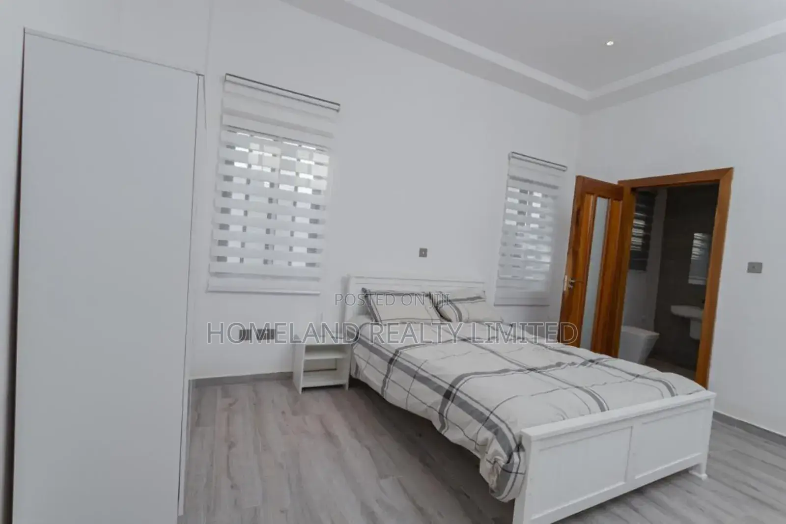 4bdrm Duplex in Papafio Hills Road for sale