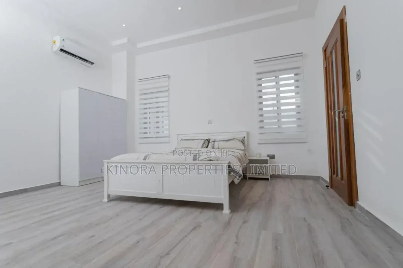4bdrm Duplex in Papafio Hills Road for sale