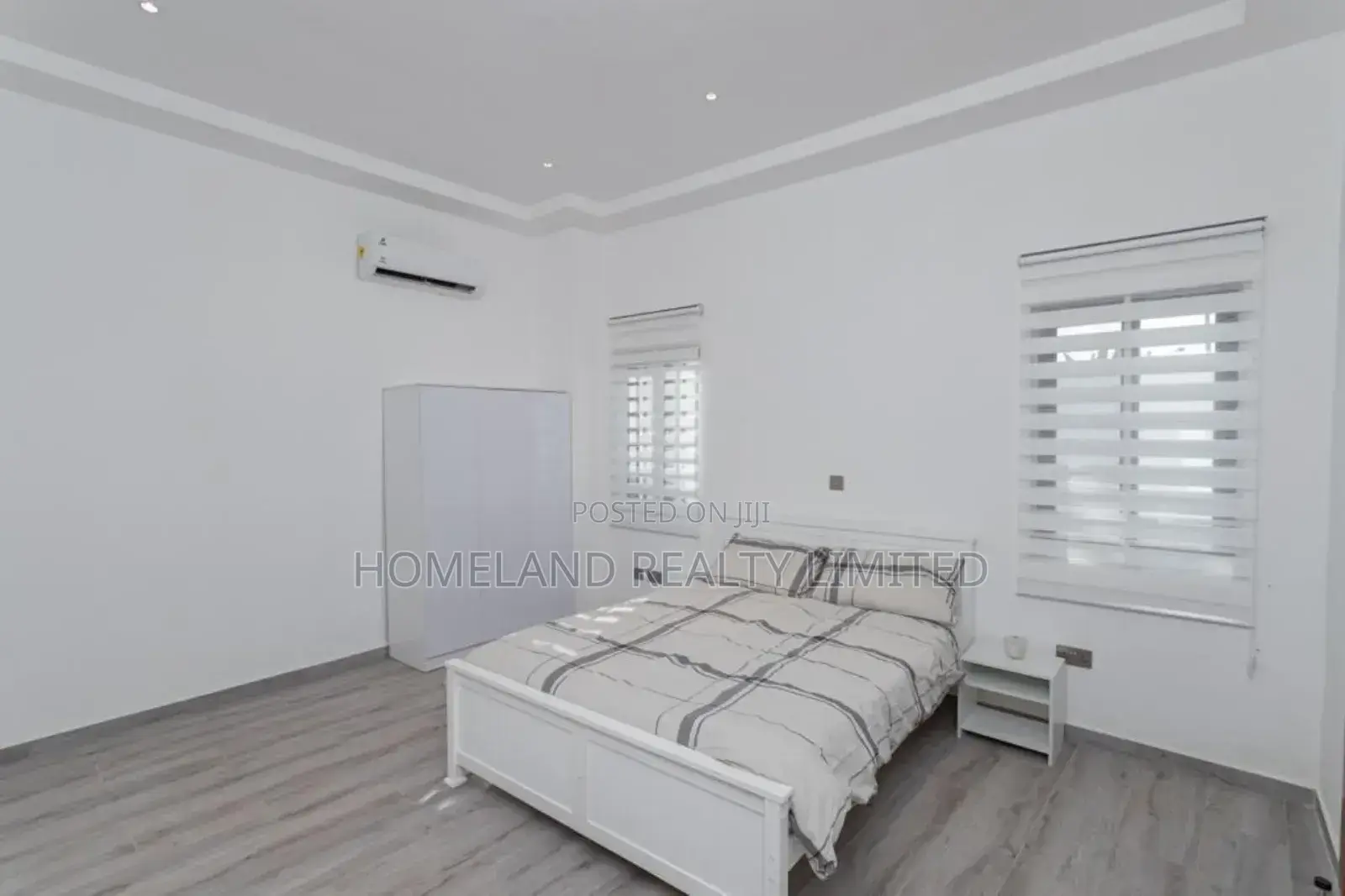 4bdrm Duplex in Papafio Hills Road for sale