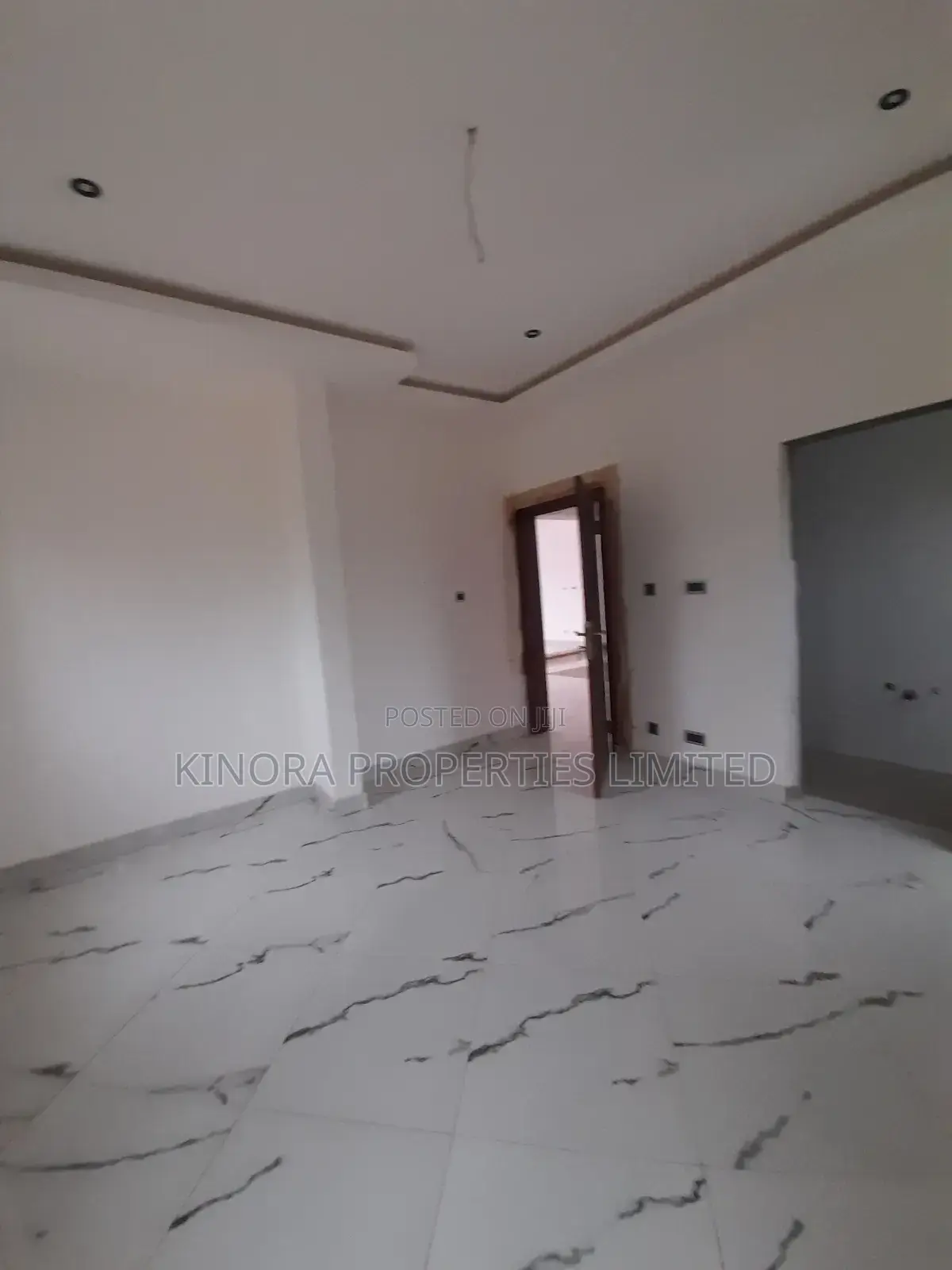 4bdrm Duplex in Hatso, Haatso for sale