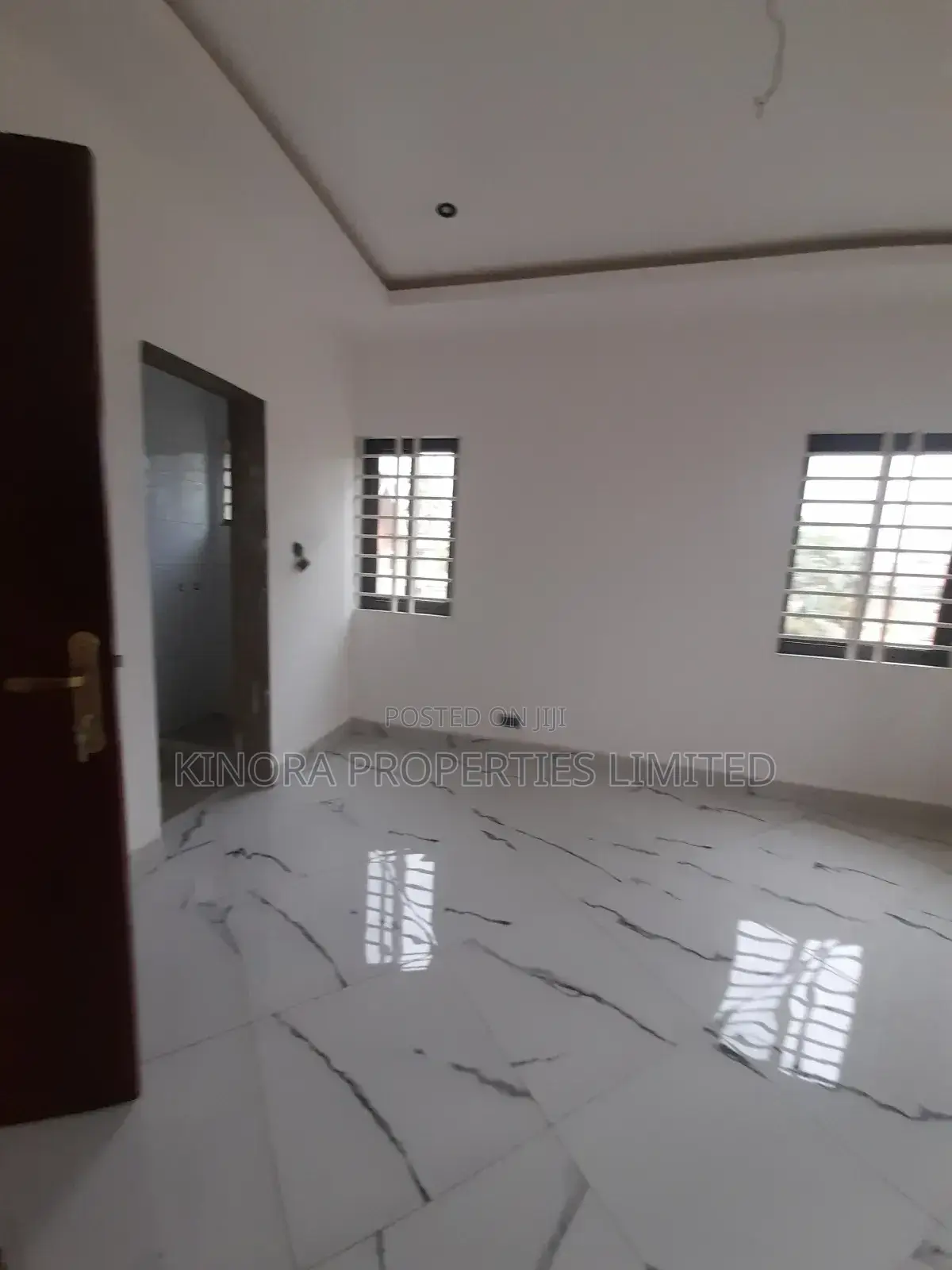 4bdrm Duplex in Hatso, Haatso for sale