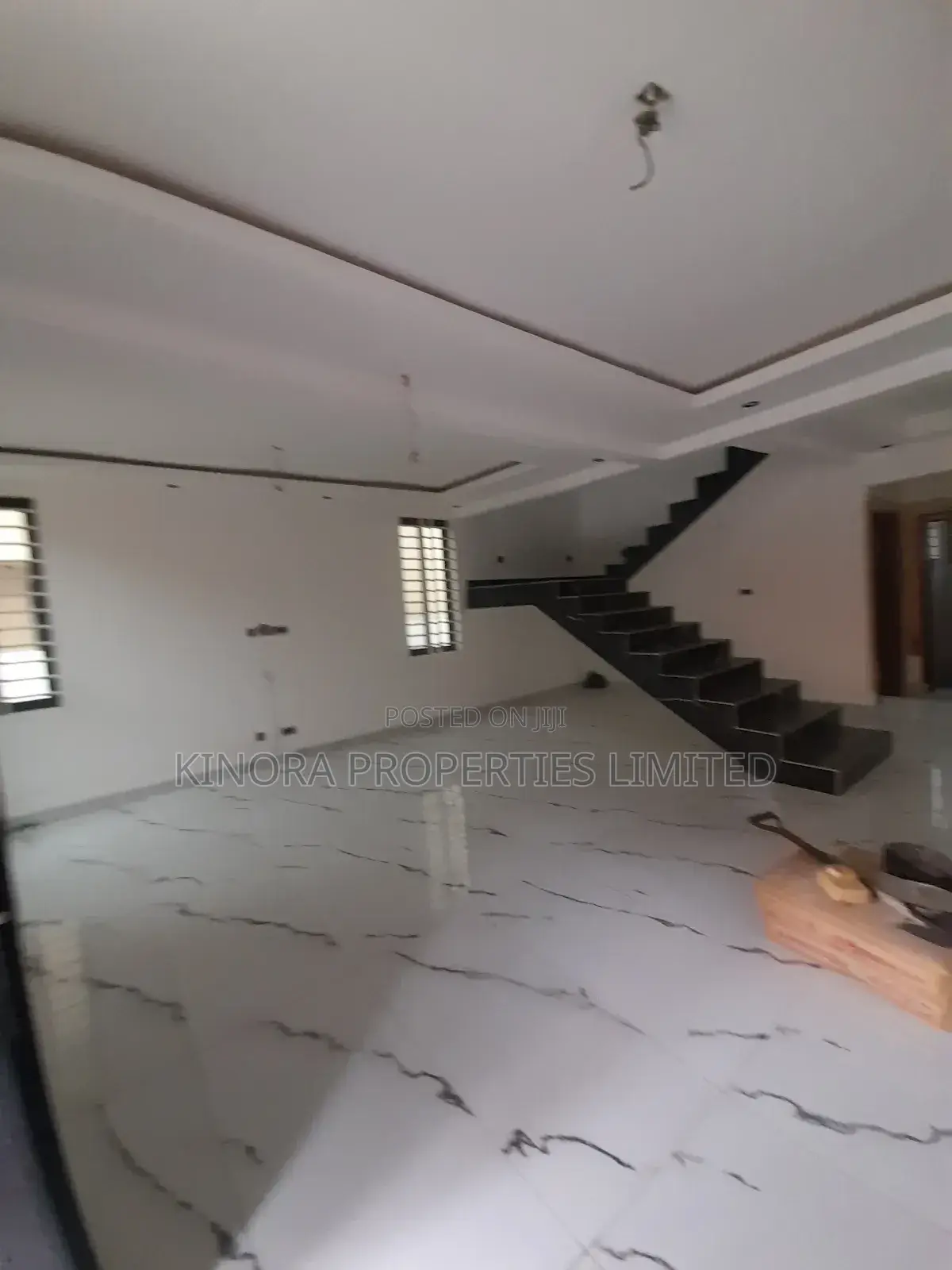 4bdrm Duplex in Hatso, Haatso for sale