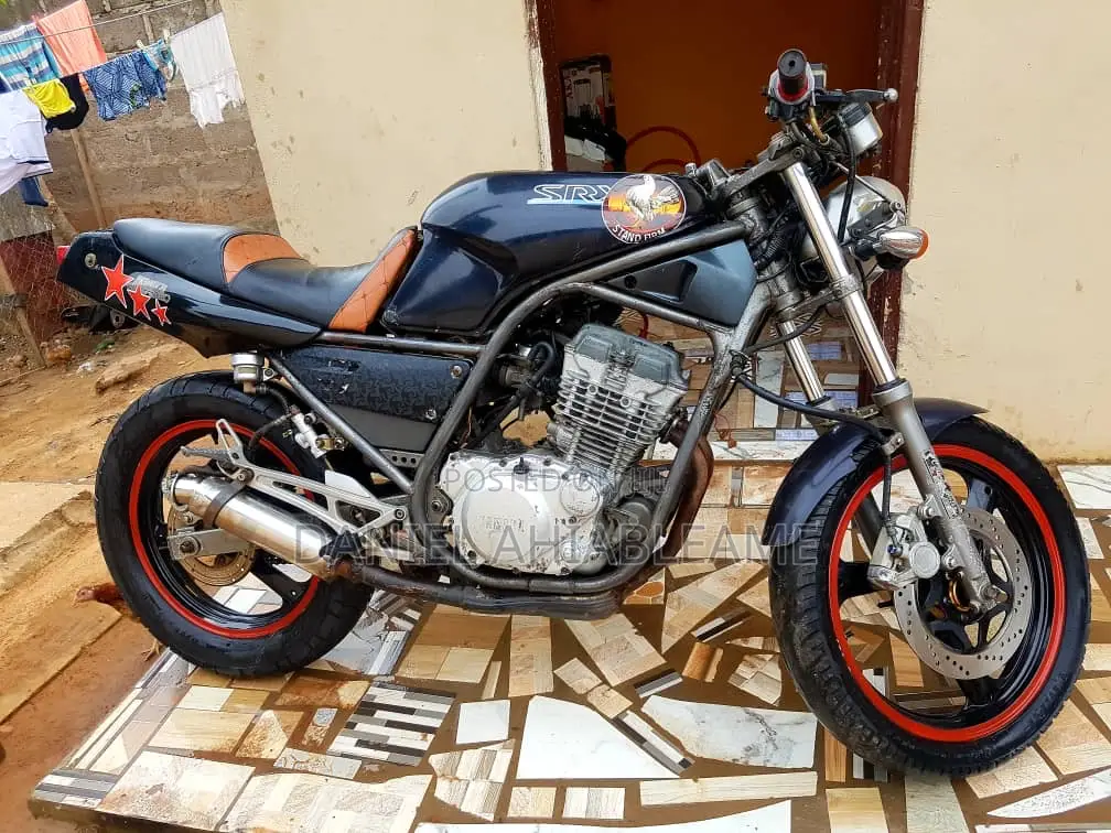 Yamaha 2018 Black