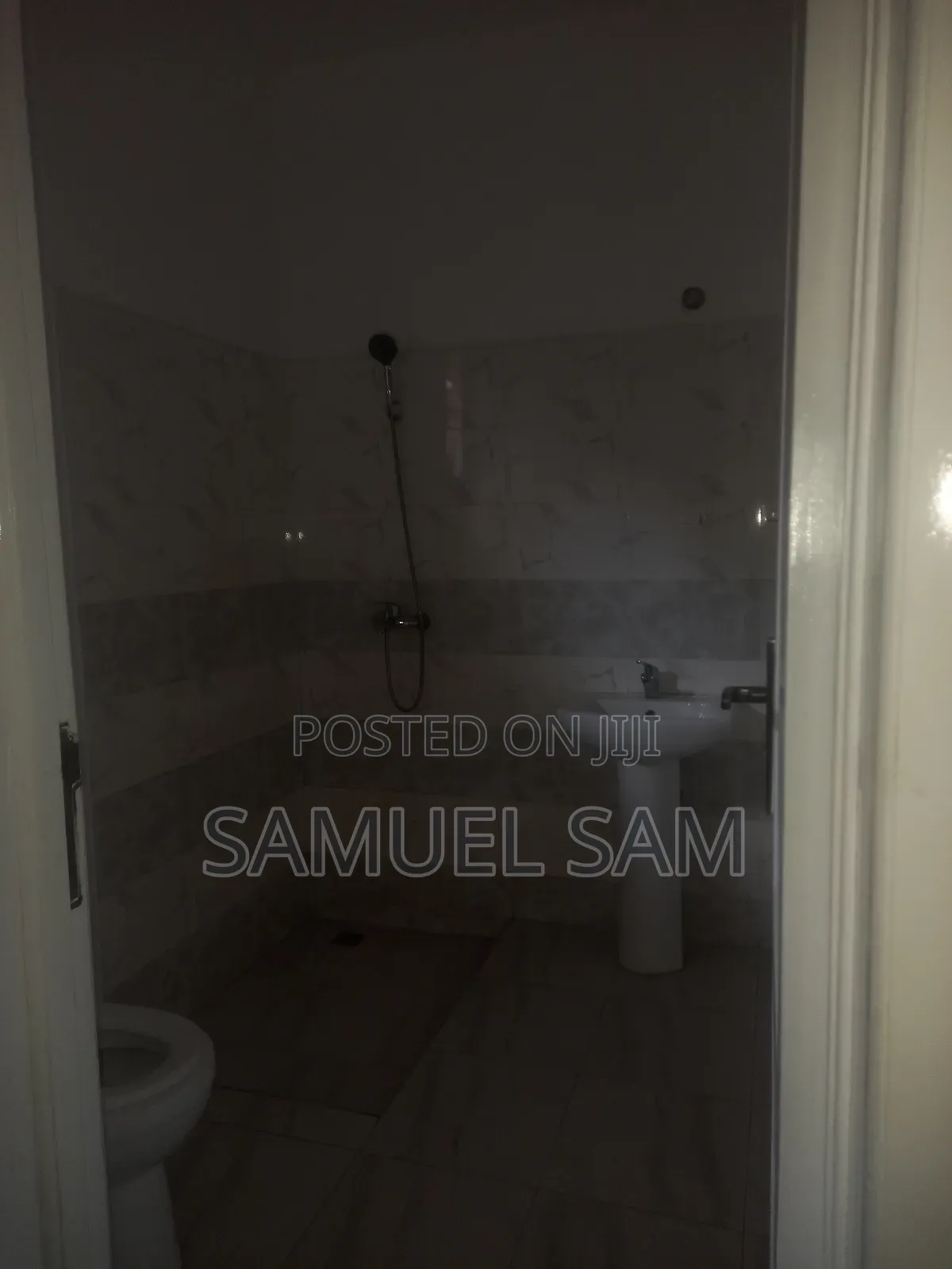 4bdrm Apartment in Tema Community 11 for rent