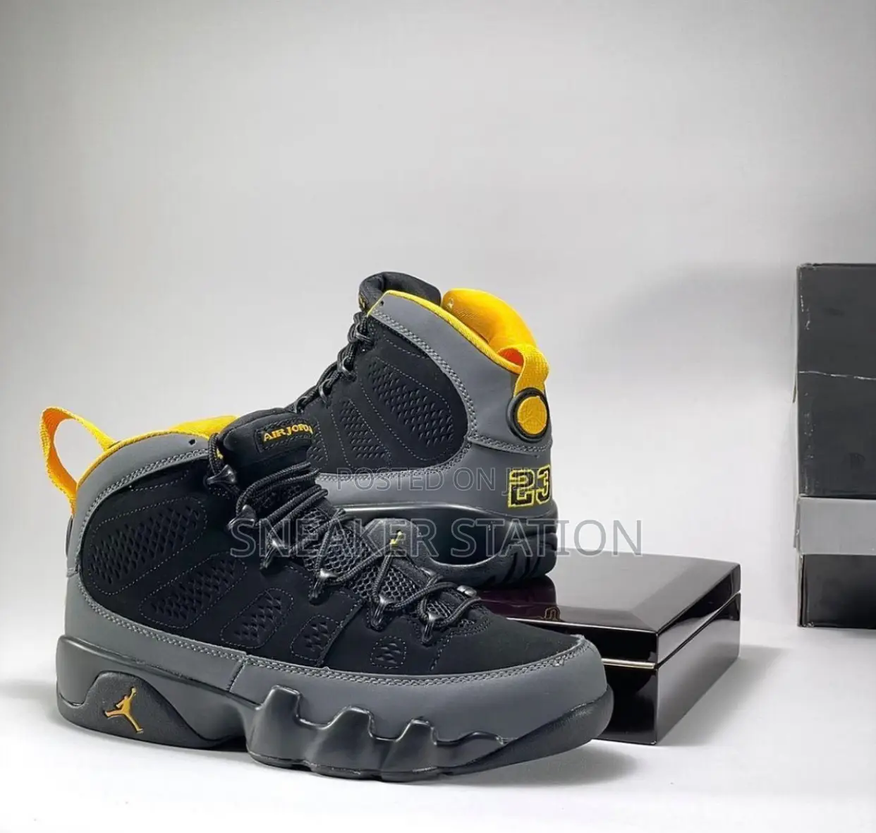 Air Jordan Retro 9 University Gold
