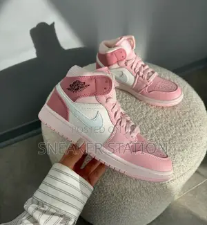Air Jordan Retro 1 Digital Pink