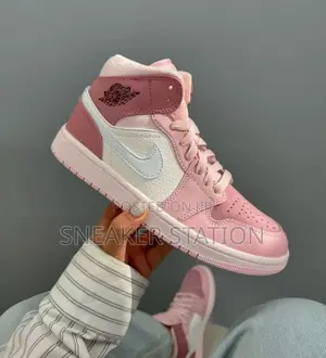 Air Jordan Retro 1 Digital Pink