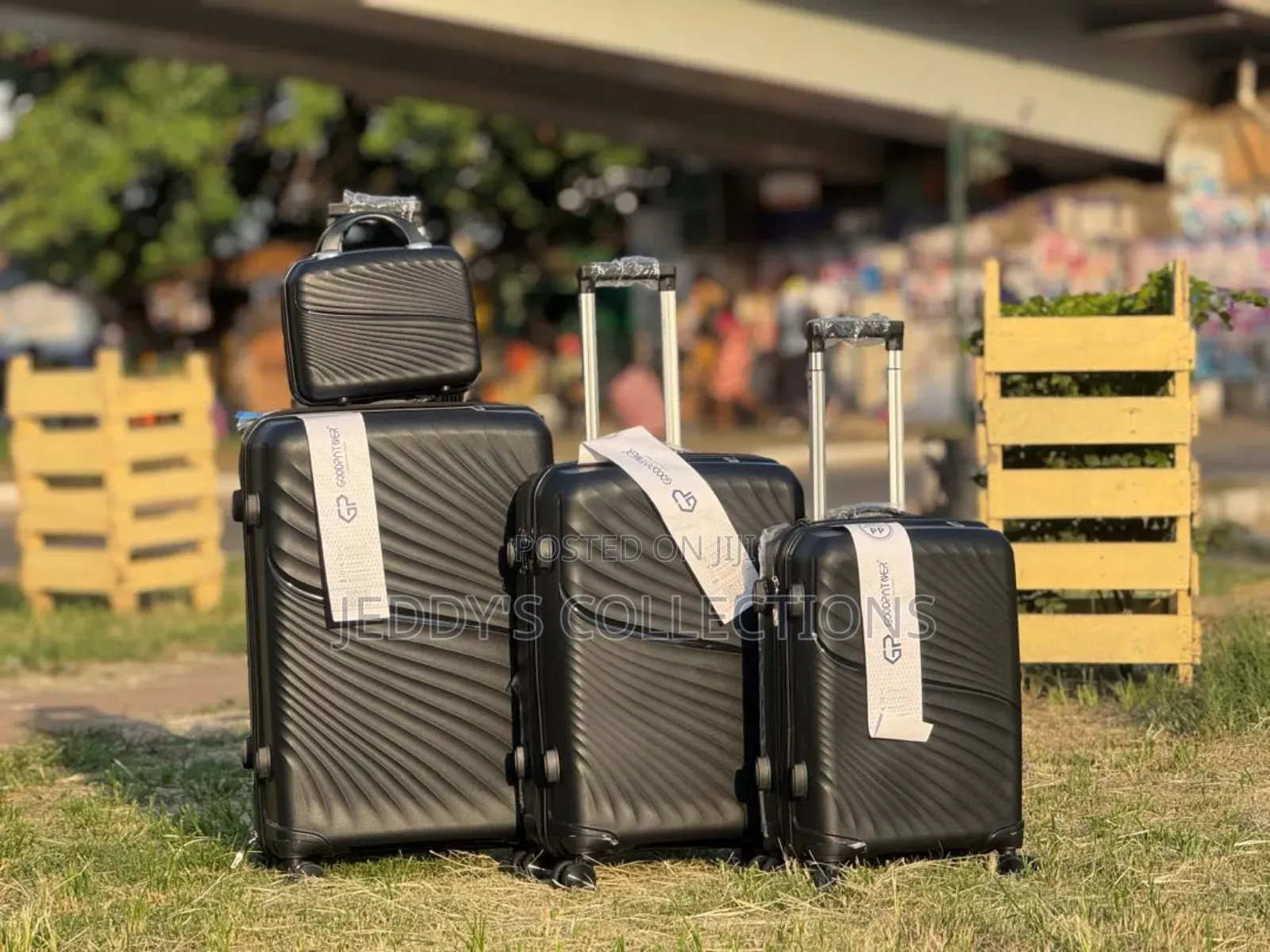 Dynasty 4in1 Antitheft Polypropylene Exterior Design Trolling Luggage