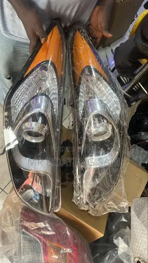 Hyundai Elantra Gt 2017 Headlight
