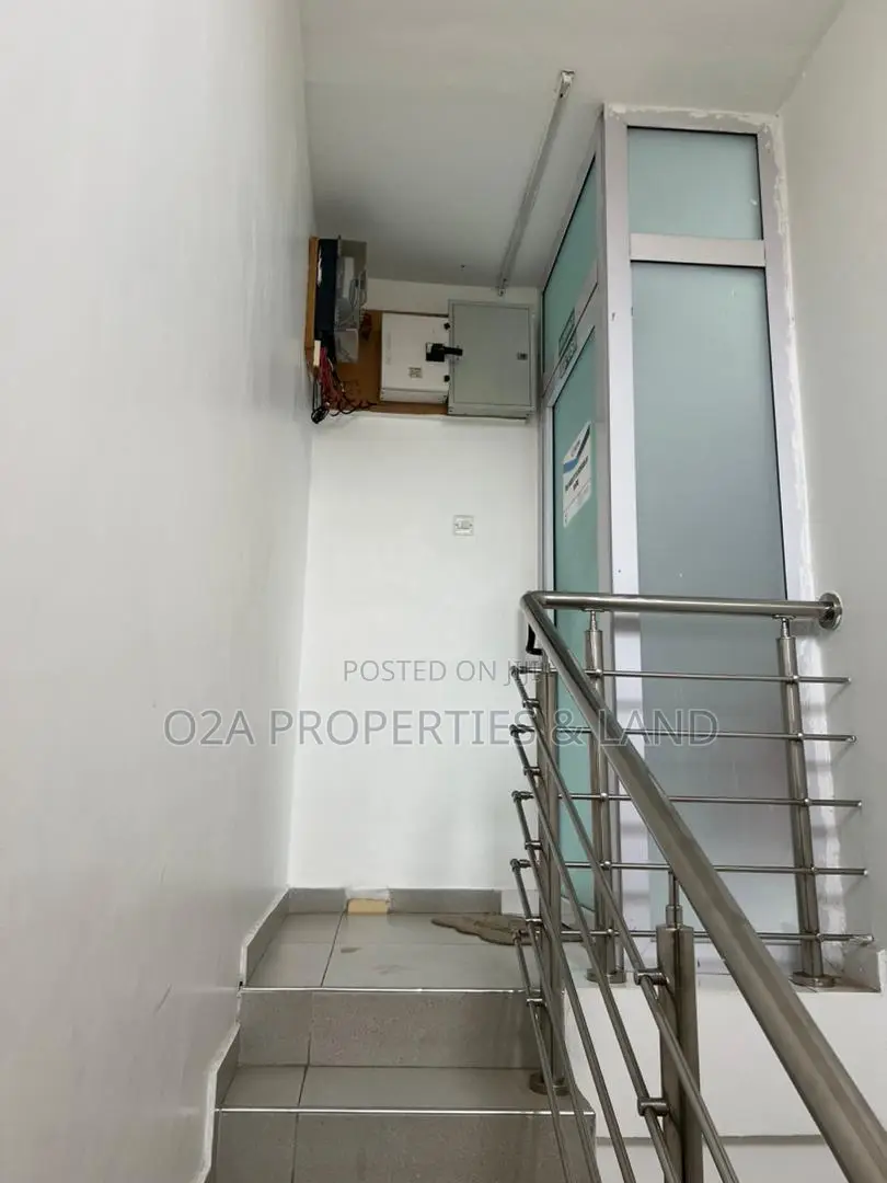 Executive Commercial Space