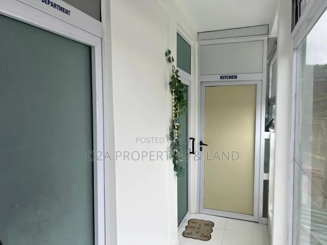 Executive Commercial Space