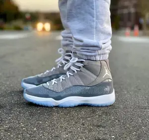 Air Jordan Retro 11 Cool Grey