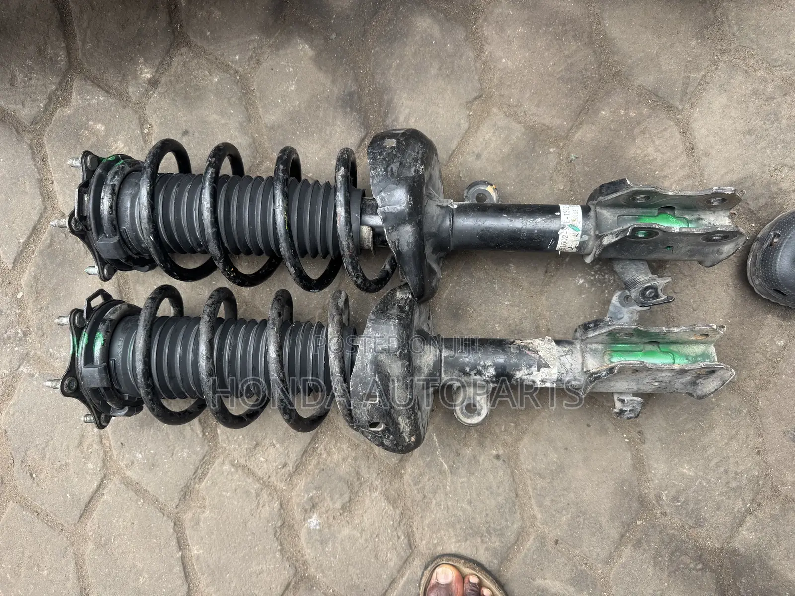 Honda CRV 2012 Front Shocks.
