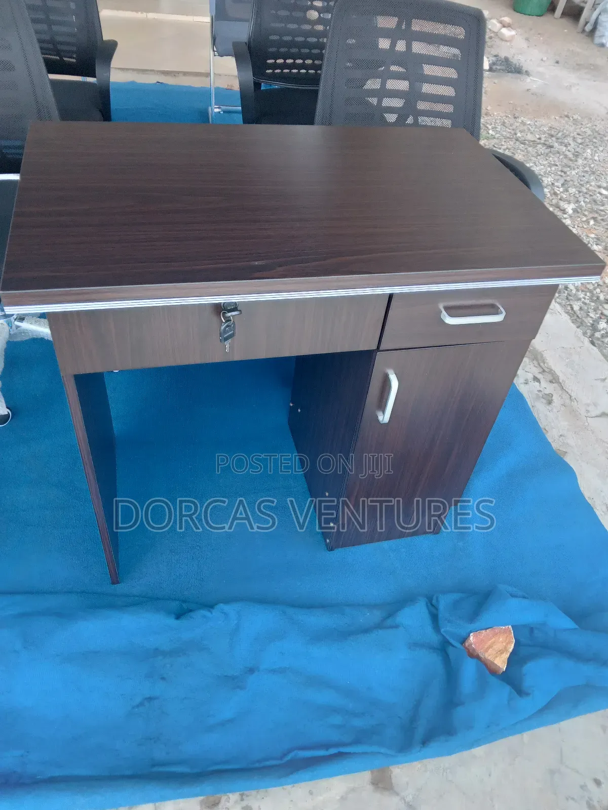 Newsgroup Office Desk