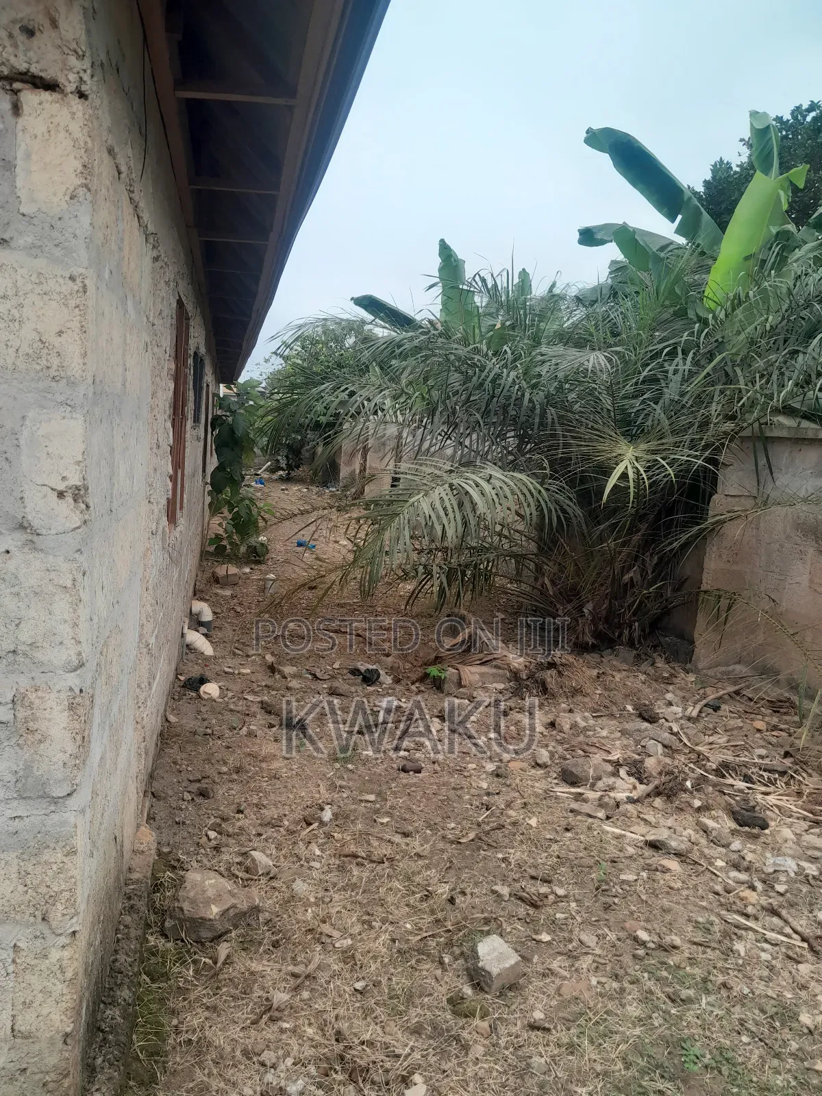 8bdrm House in Kumasi Metropolitan for sale