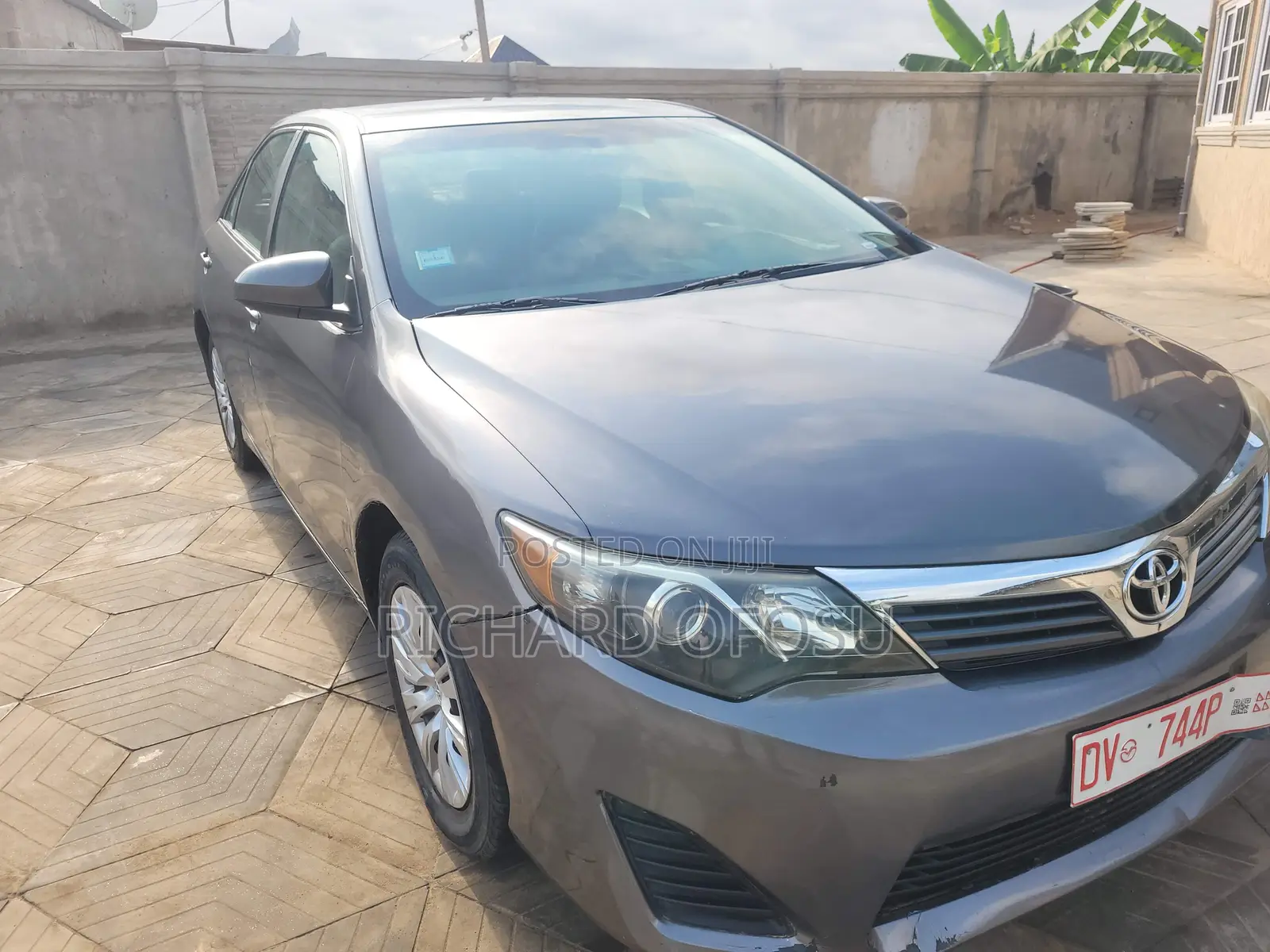 Toyota Camry SE 4dr Sedan (2.5L 4cyl 6A) 2014 Gray