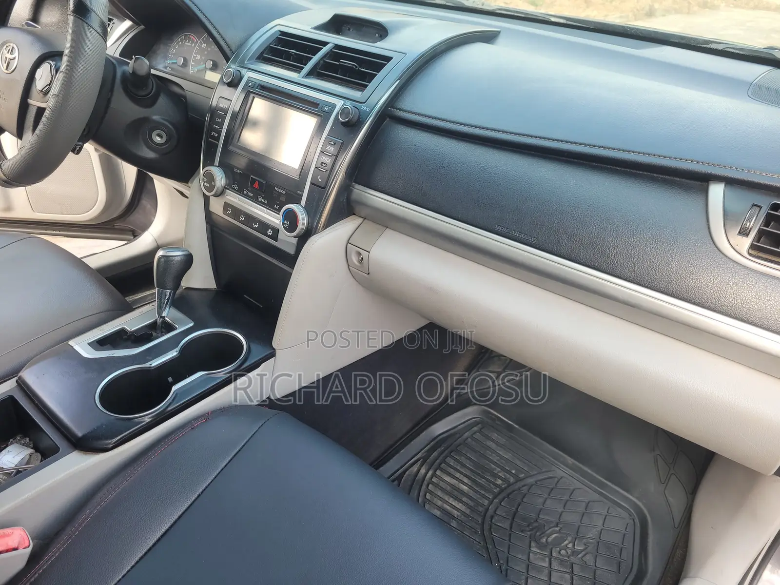 Toyota Camry SE 4dr Sedan (2.5L 4cyl 6A) 2014 Gray