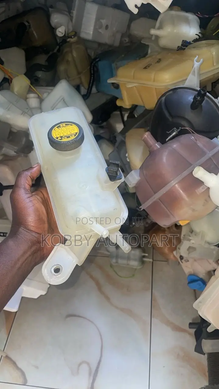 Toyota Rav4 Wiper Bottle Reservoir 2012 2013 2014 2015 2016 2017
