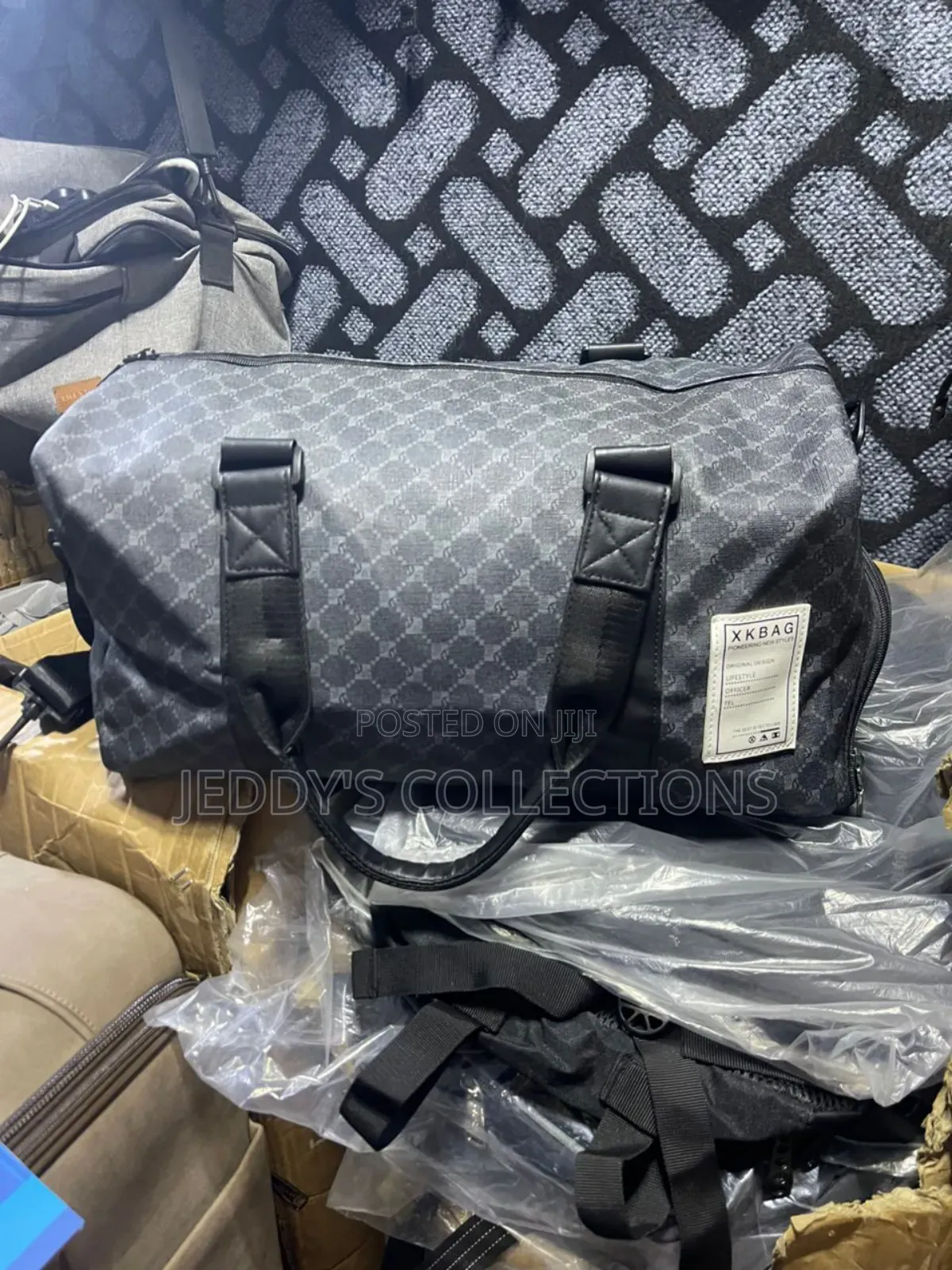 Simple Classic Style Duffle Bag With Strap and a Shoe Storage