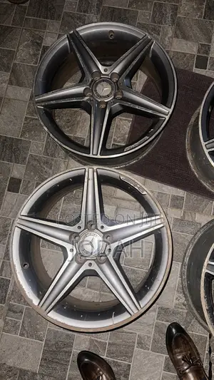 Mercedes Benz C300 Rim 18