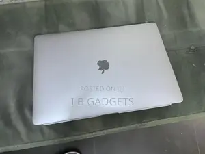 Laptop Apple MacBook Pro 2017 8GB Intel Core I5 SSD 256GB