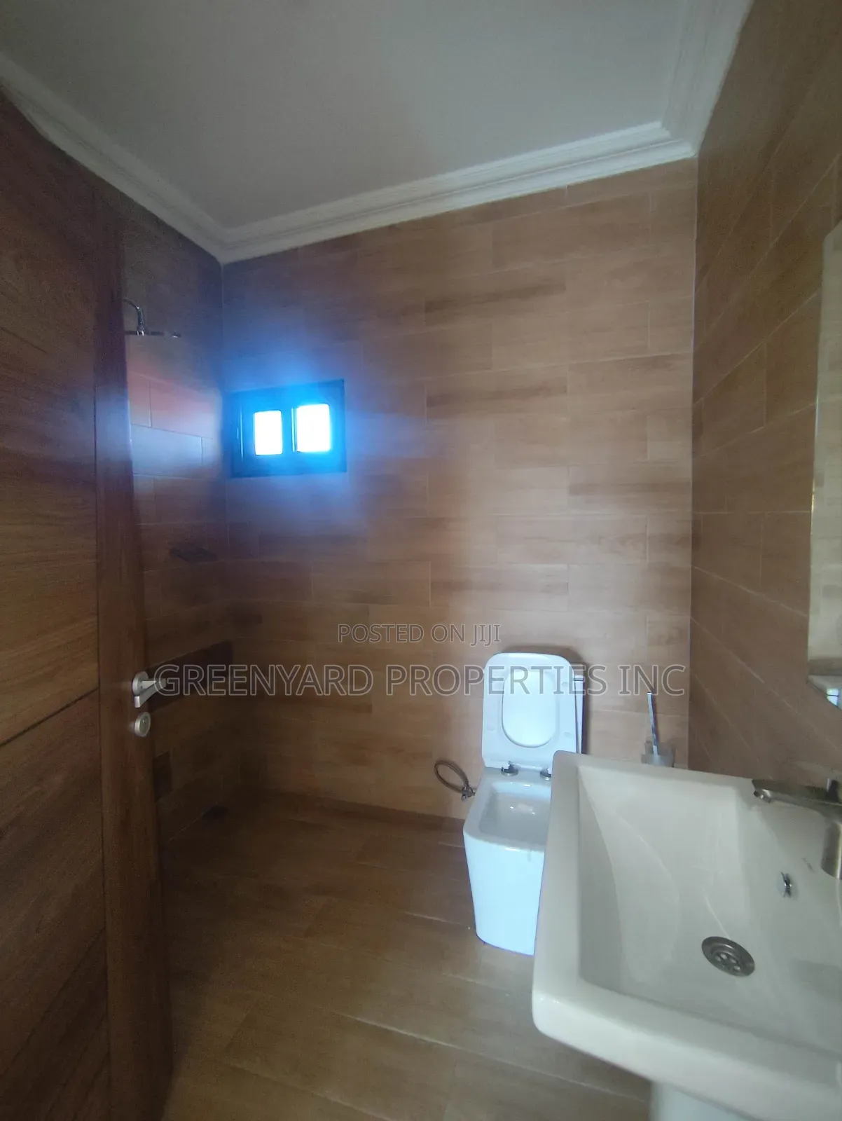 3bdrm House in A&C Mall, East Legon for rent