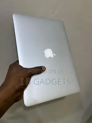 Laptop Apple MacBook Pro 2015 8GB Intel Core I5 SSD 256GB