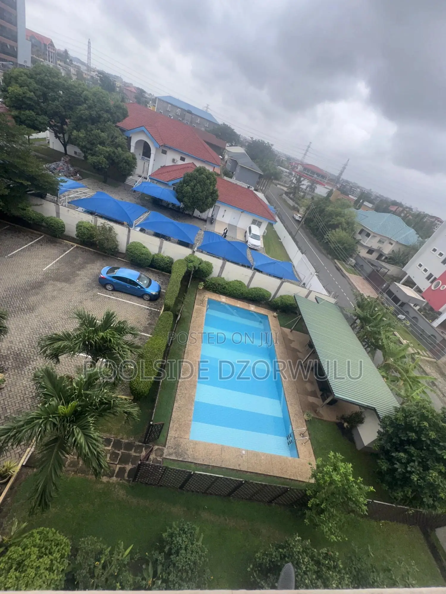 3bdrm Apartment in Pickmix Residential, Shopping Arcade Area for rent
