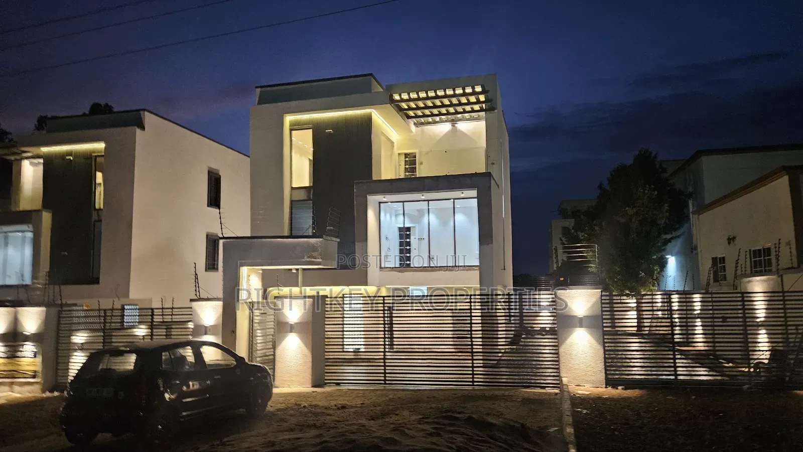 5bdrm Penthouse in Ahodwo, Kumasi Metropolitan for sale
