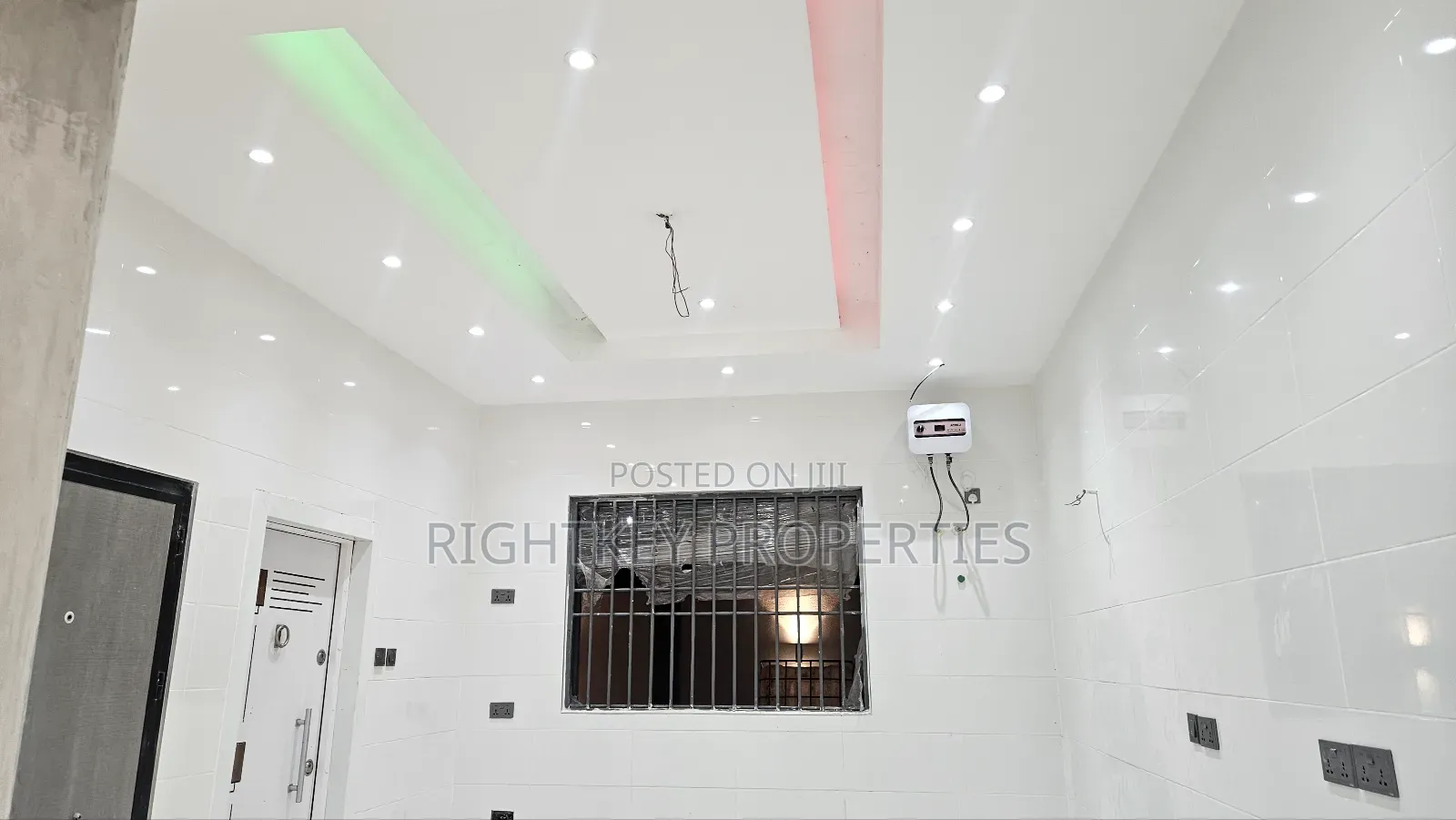 5bdrm Penthouse in Ahodwo, Kumasi Metropolitan for sale