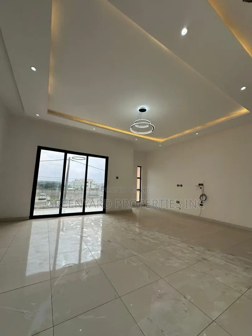 5bdrm House in Hills, East Legon for sale