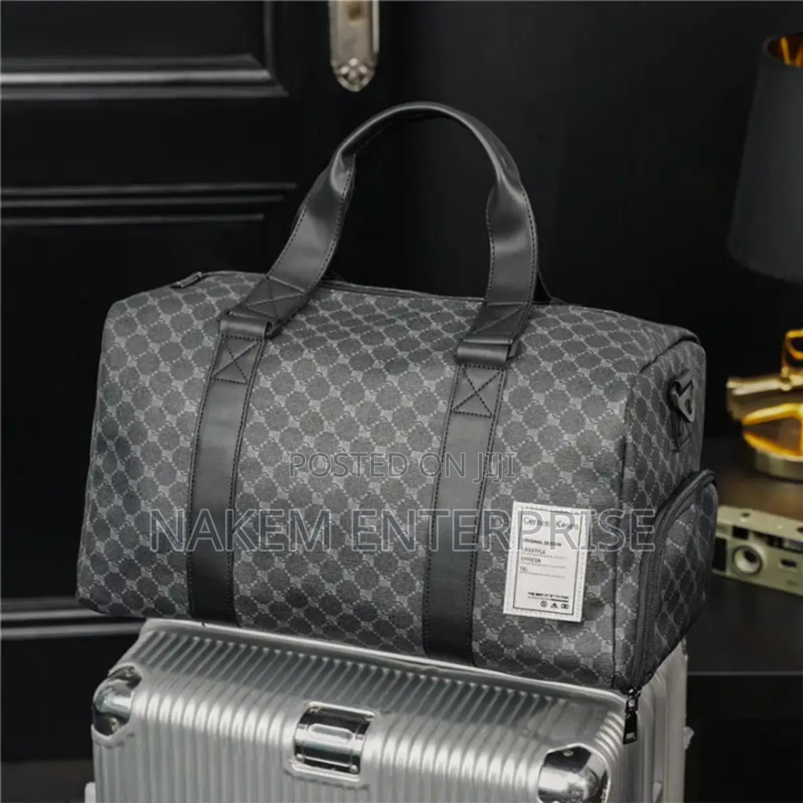 Unisex Packing Cute Duffle Bag With Zip and Strap