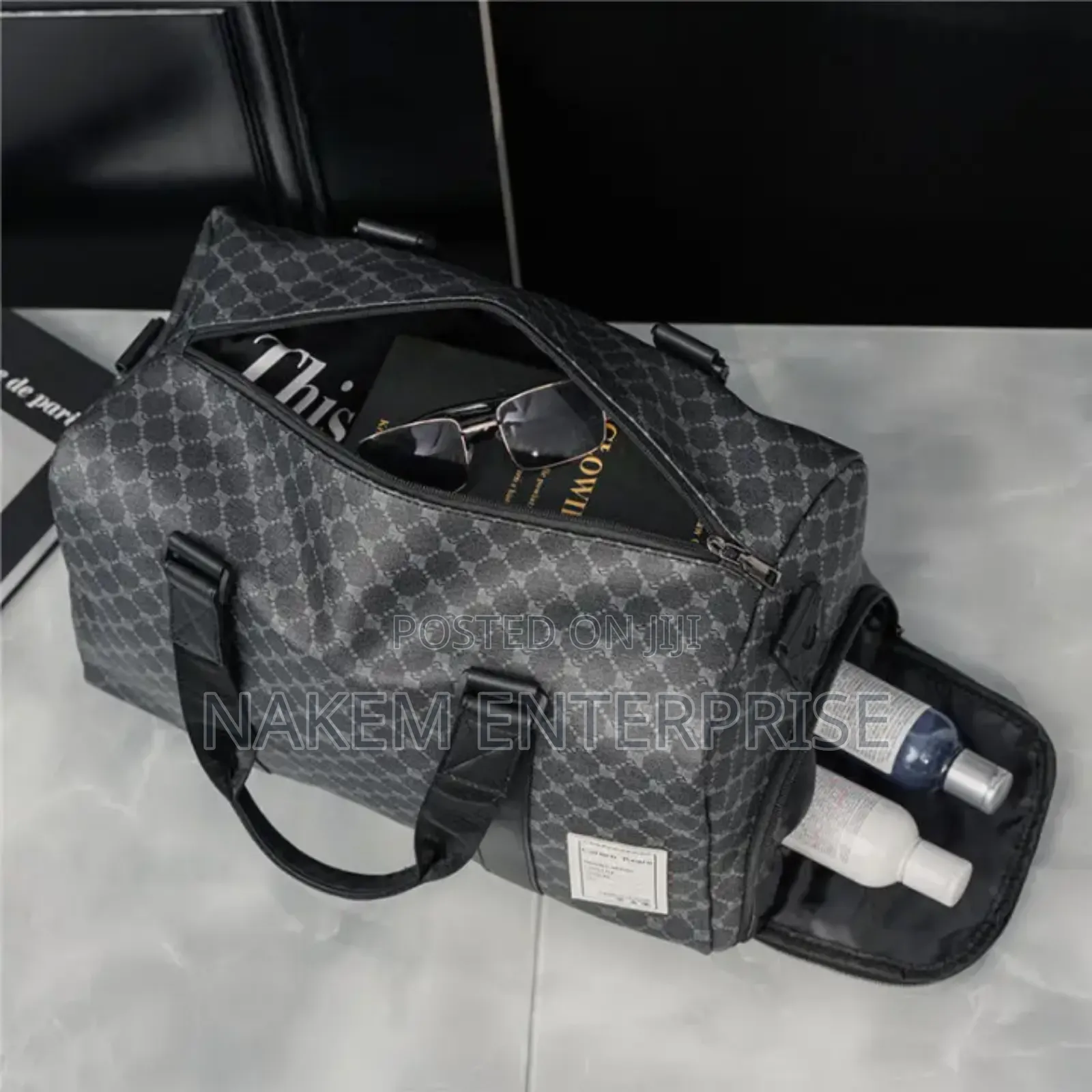Unisex Packing Cute Duffle Bag With Zip and Strap