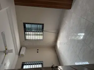 3bdrm Duplex in Skm, School Area for rent