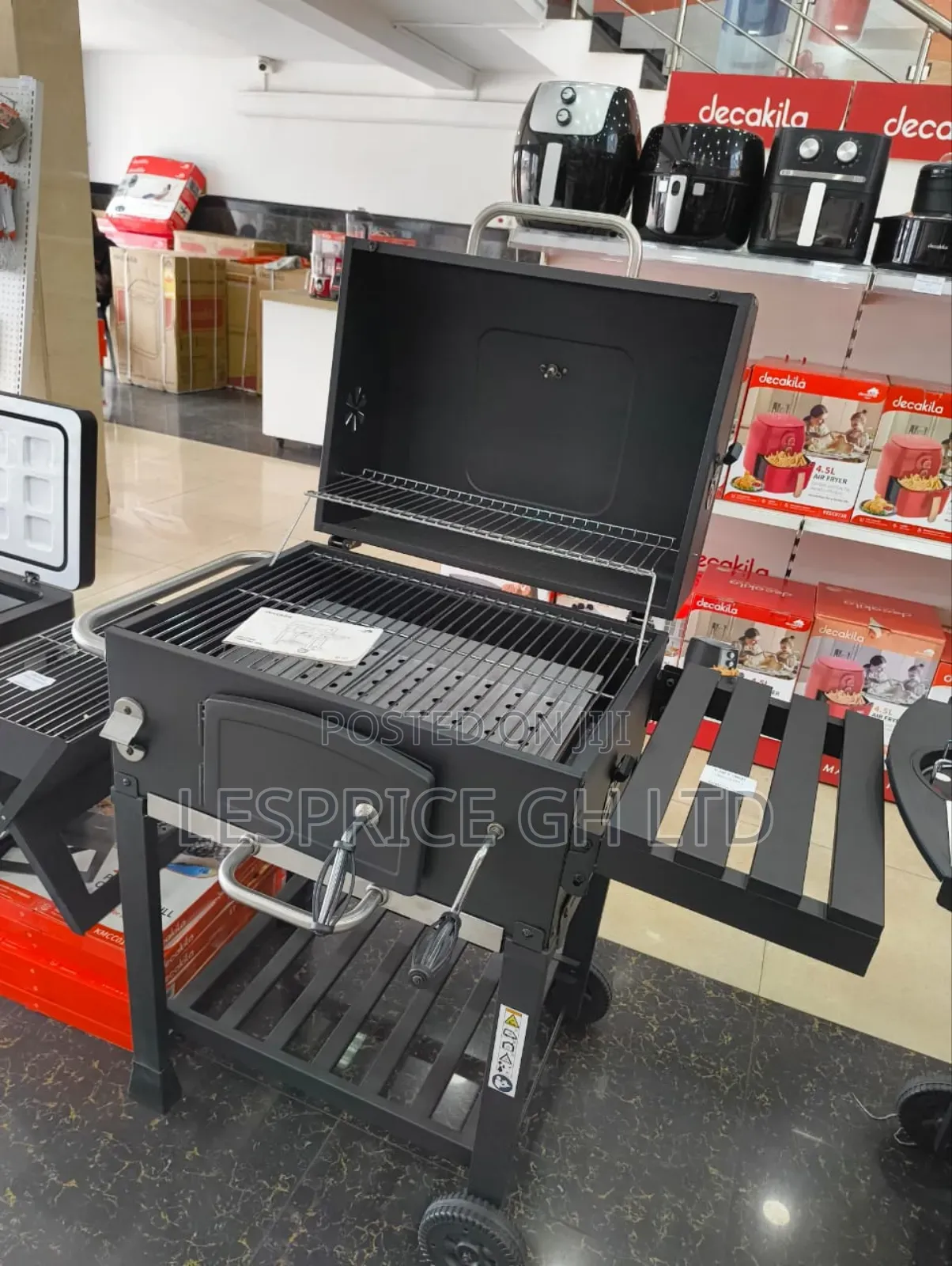 Easy to Use and Transport BBQ Stand