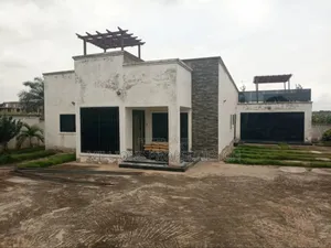 5bdrm House in Millions Properties, Kumasi Metropolitan for sale