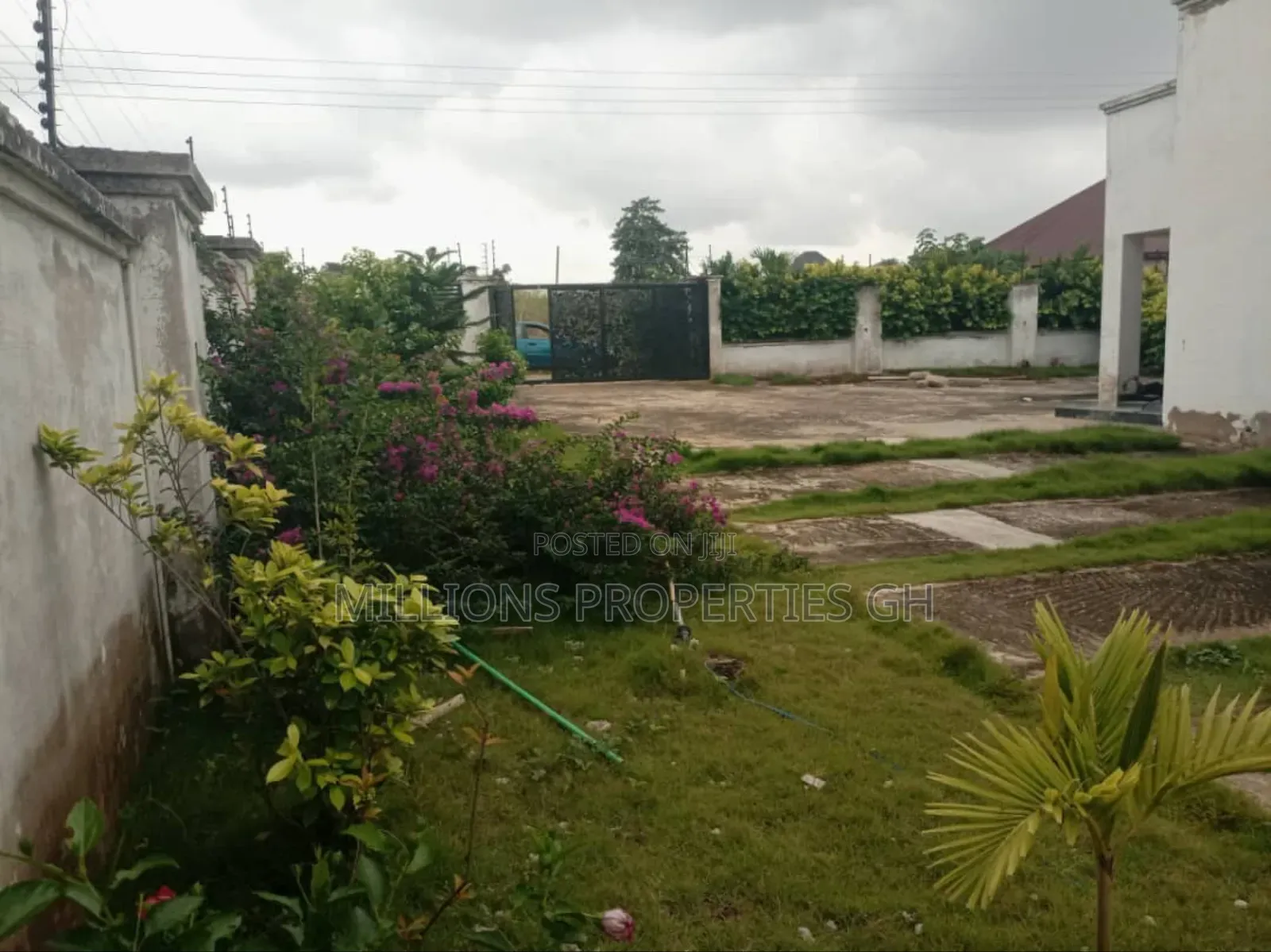 5bdrm House in Millions Properties, Kumasi Metropolitan for sale