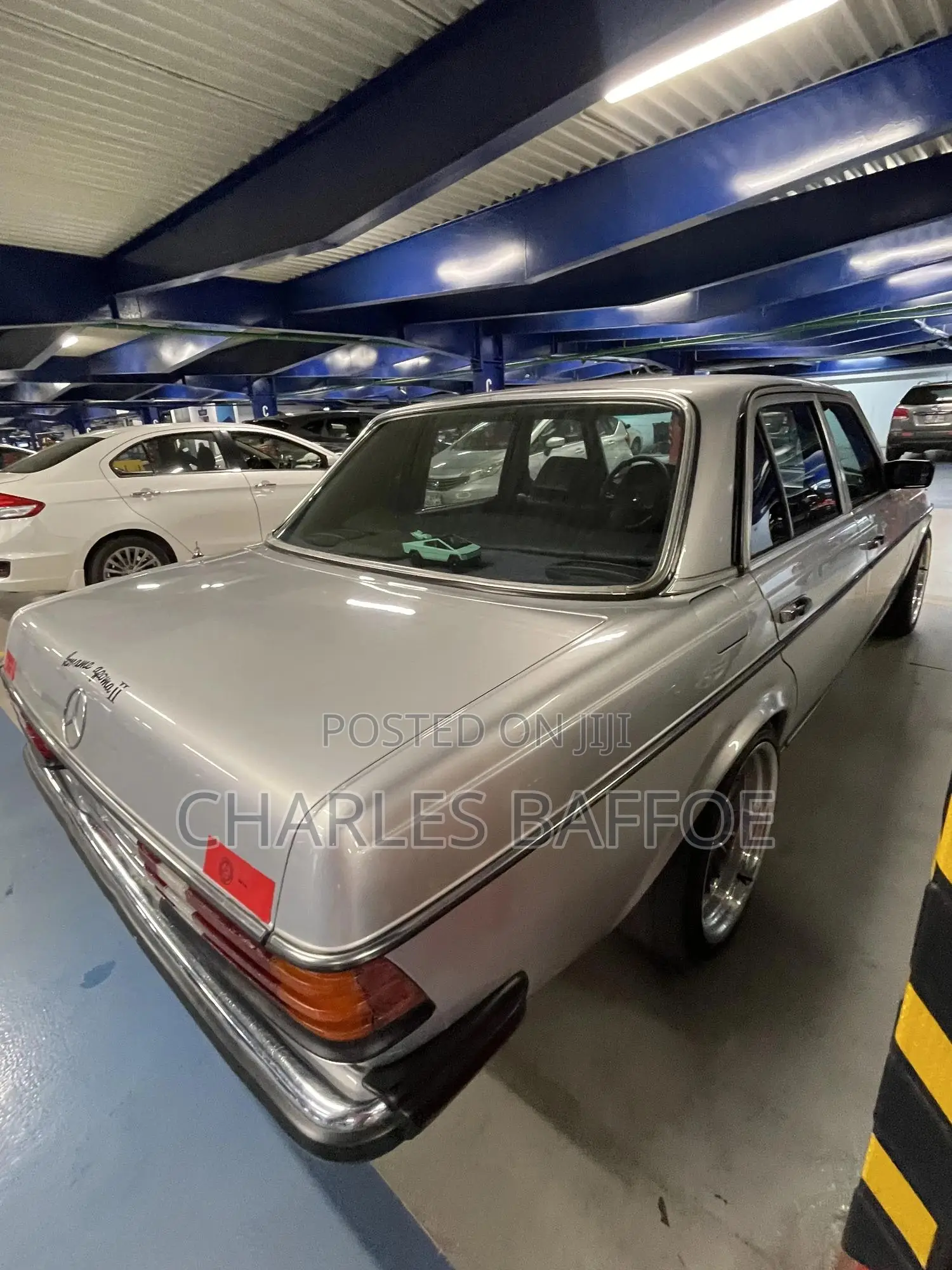 Mercedes-Benz W123 1979 Silver