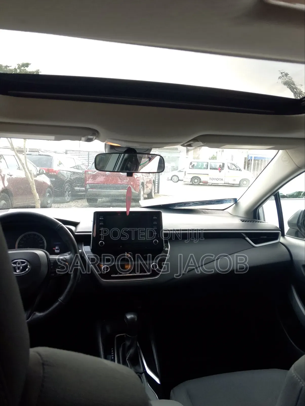 Toyota Corolla LE 2020 White