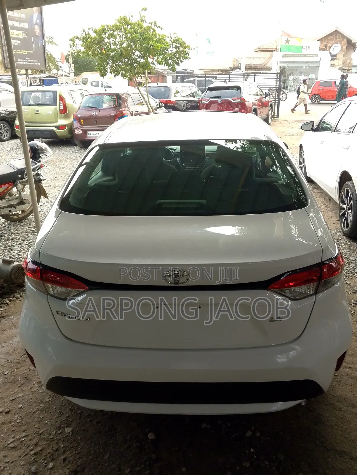 Toyota Corolla LE 2020 White