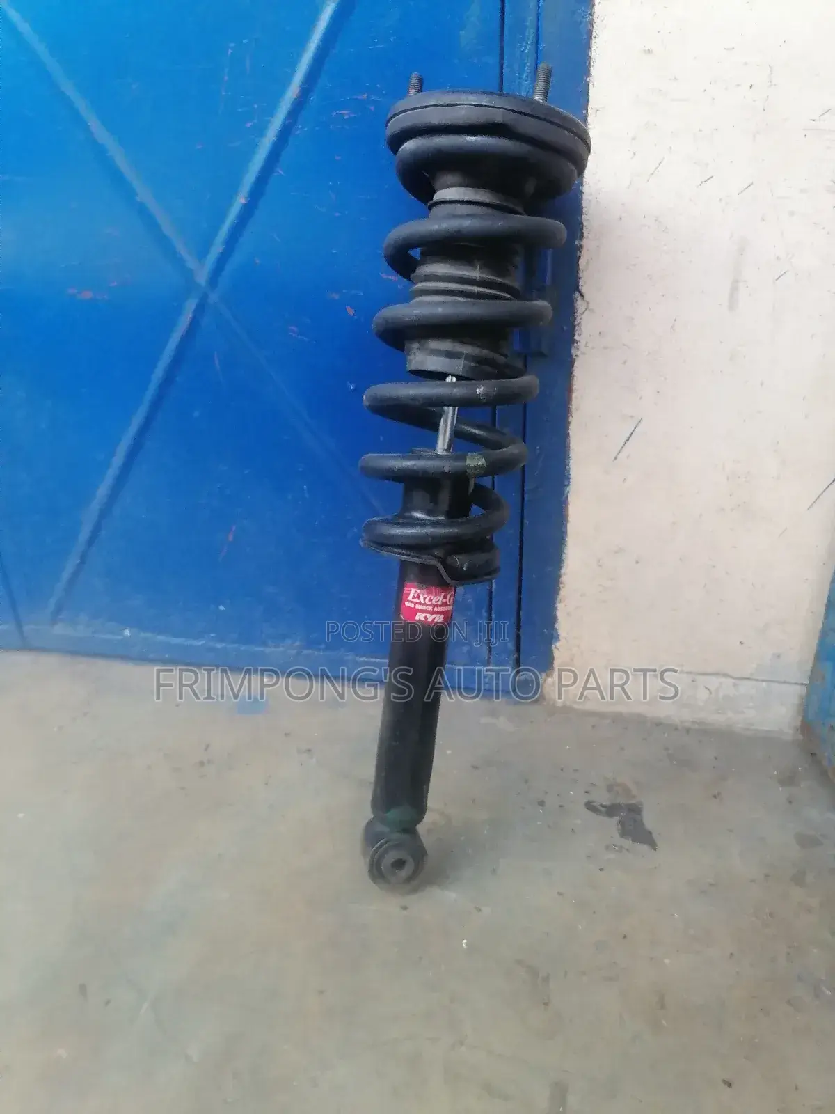 Mitsubishi Pajaro 2010 Front Shocks Absorbers
