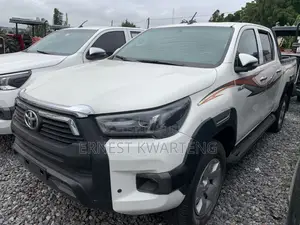Toyota Hilux 2023 White
