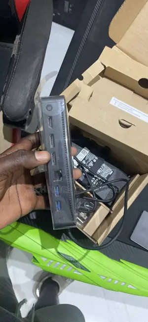 Brand New Dell D6000 Docking Station