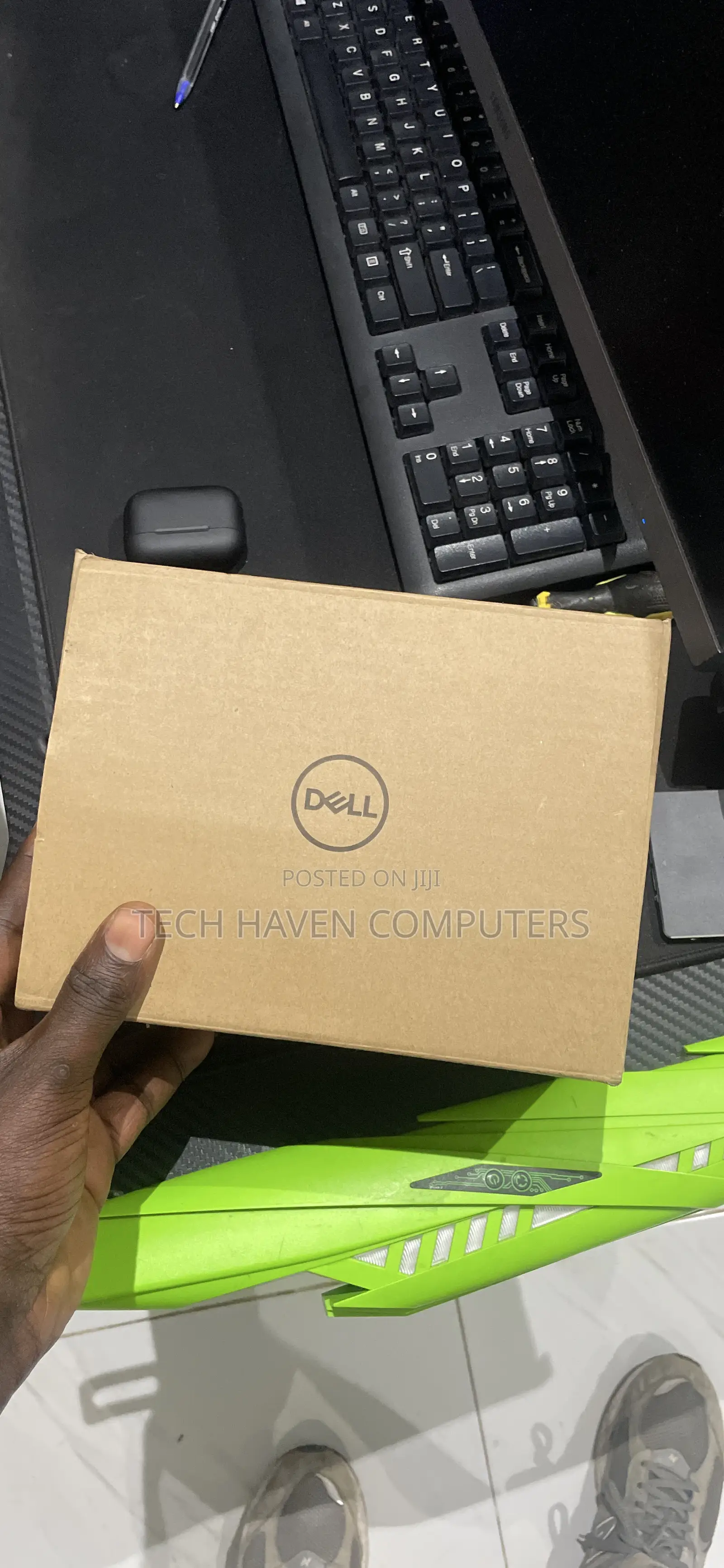 Brand New Dell D6000 Docking Station