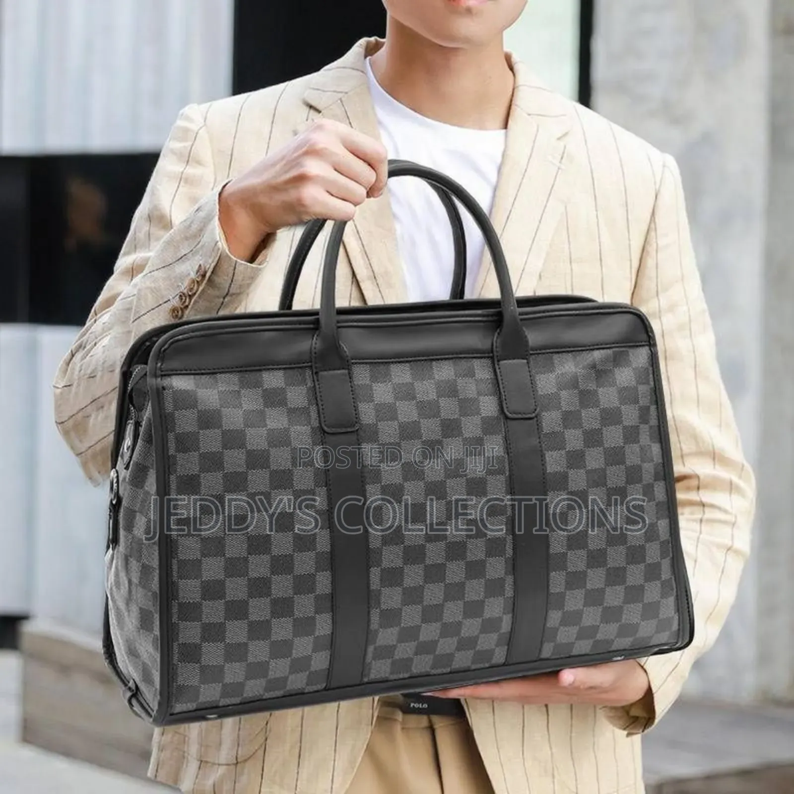 Simple Classic Style Duffle Bag With Strap and a Shoe Storage
