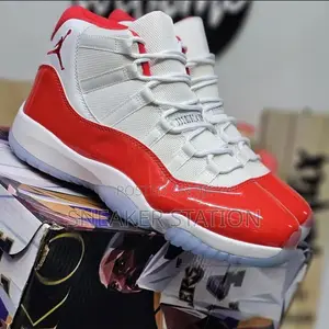 Air Jordan Retro 11 Cherry
